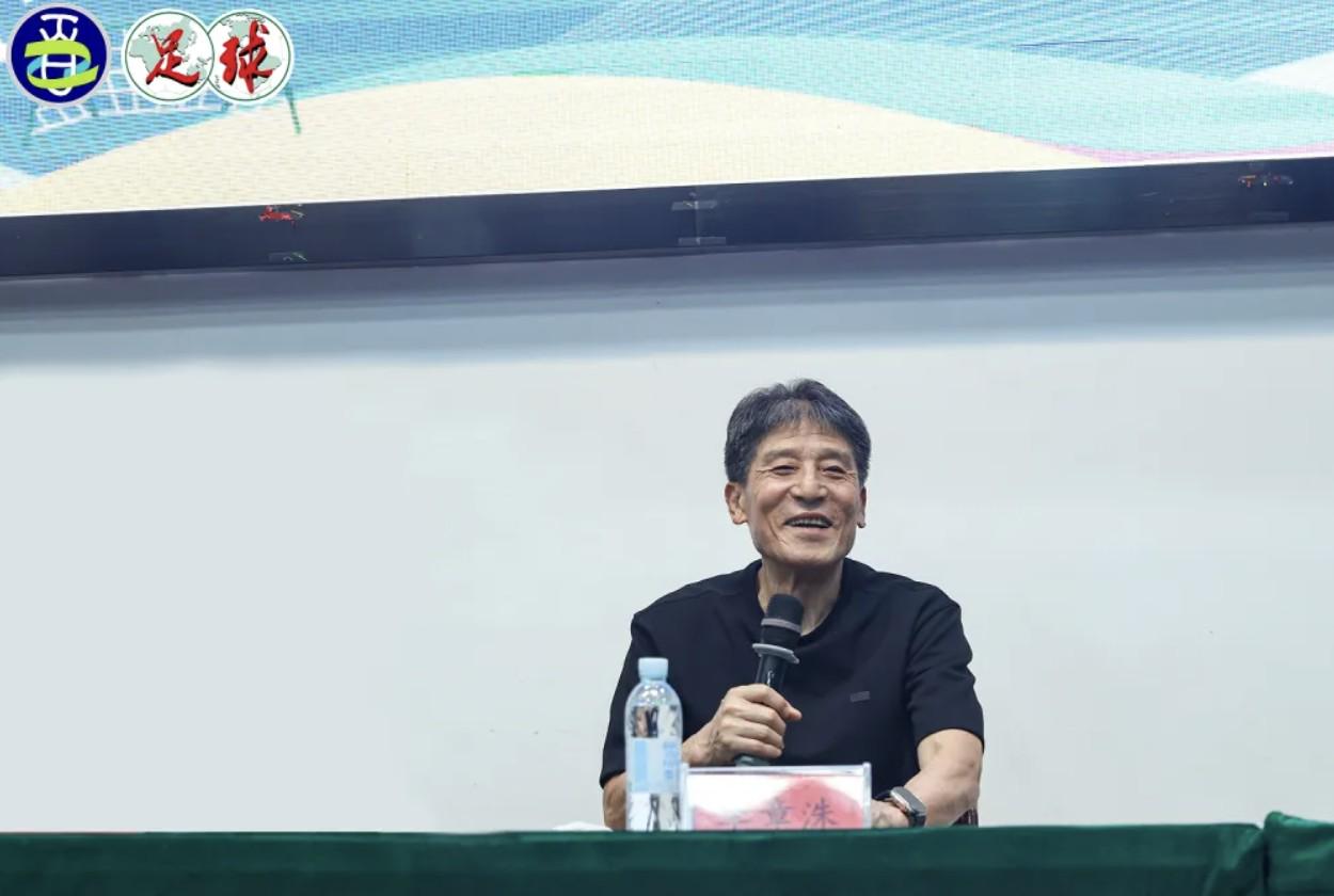个令人深思, 足球差异的
